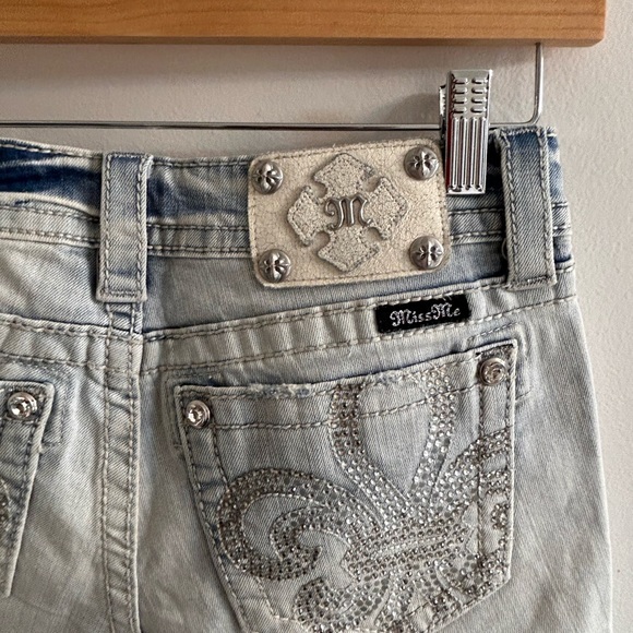 MISS ME LONG SHORTS-CAPRIS/SIZE 26US/LIGHT BLUE WASH/GREAT CONDITION!! - Picture 5 of 7